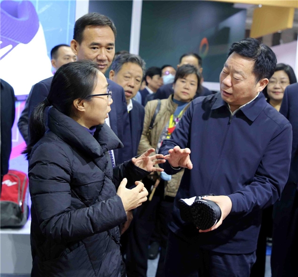 第三屆湖南永州·藍(lán)山國(guó)際皮具箱包博覽會(huì)開幕